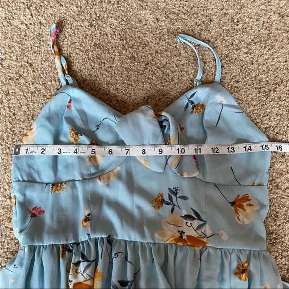 Womens dress - Picture 4 of 8